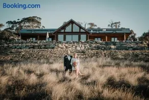 The Log House - Jindabyne - Image 3