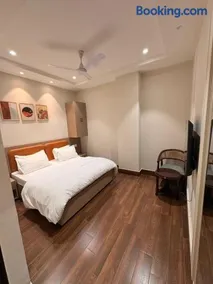 The Silver Spoon Hotel - Image 3