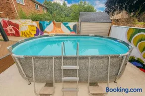 Luxe Home Near Limeridge - Sleeps 11 - Pool - Image 4