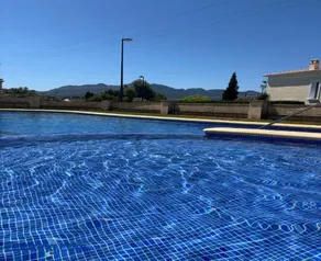 Apartamento en DENIA con 3 habitaciones dobles y piscina a 150 metros de la Playa Les Deveses - Image 1