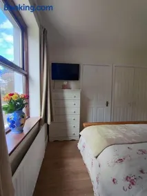 Nature Getaway Cosy Room with Breakfast included - Image 2