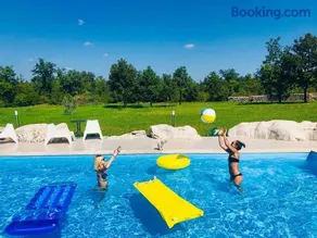 Casa con barbacoa, jardín y piscina privada | Vistas a la naturaleza - Image 3