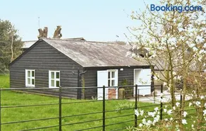 Stable Cottage - Image 1