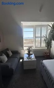 Penthouse Suite, Sea View, Close to Shops, Beach and Train - Image 1