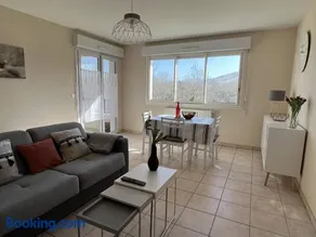 Appartement T2 RDC avec terrasse, parking, et WIFI à Cambo-les-Bains - Image 3