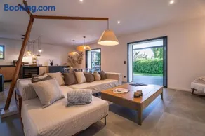 Villa bord de mer avec piscine - Image 2