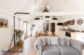 Relaxing Cotswolds Farm Stay - Near Burford - The Parlour - Image 3