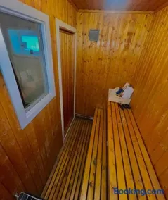 Apartment with parking and sauna - Image 4