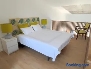 Ocean & Countryside Apartments - Image 1