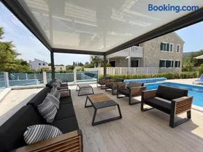 Two Bedroom Sea View Apartment - Image 2