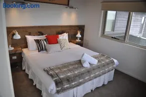 White Crystal Apartments - Image 3