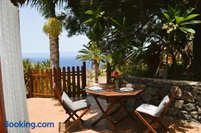 Cabaña Los Palmeros, vista al mar y la montaña - Image 2
