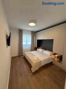 Villa Daisy, Holiday Home near Zadar with Private Heated Pool - Image 3
