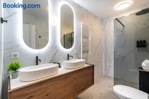 Luxxy Guesthouse - Image 3