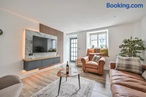 1 Bake Cottage, Peaceful Retreat by Looe Harbour - Image 2