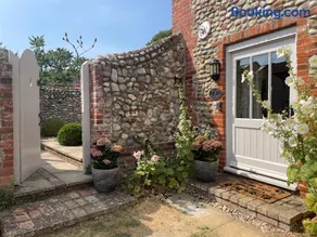 Newly Refurb Cottage Mile From Blakeney Village Pub and Restaurant - Image 2