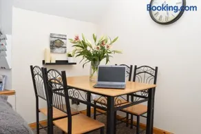 Flat 14c Bayhead - Image 3