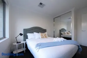 Henley Brook - Finest - Image 2
