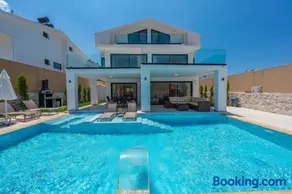 La Marbella Villa - Image 1