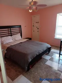 Big Cosi Room Near Austin - Image 2