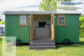 Glamping at South Lytchett Manor - Image 4