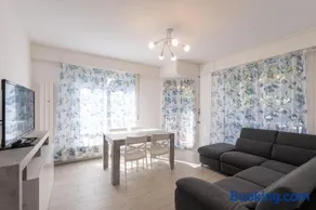 Les Fleurs Pool Residence - Image 1