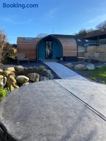 Cwt y Gwenyn Glamping Pod - Image 3