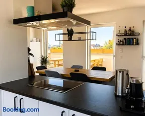 Modernes-Penthouse XXL-Dachterrasse mit Whirlpool Grill Klimaanlage zentrumsnah - Image 4