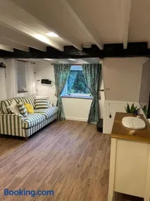 Thatched Cottage 2 Bed 2 Bath in Stour Provost near Shaftesbury and Longleat - Image 3