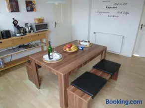 Airport Apartment - Image 5