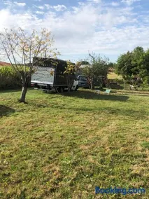Emplacement Tente Calme assuré ou Parking petit camion - Image 2