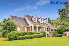 Luxury 5BR Estate, Sleeps 12, Dream Pool - Image 1