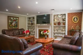 National Harbor Guesthouse - Image 3