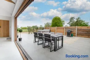 3 Bed in Banningham oc-rftg - Image 2
