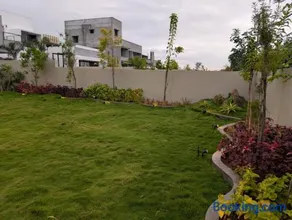 Poolside Farm Retreat wit Garden - Image 3