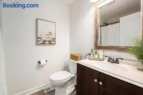New Beach front 5bd in Sister Lakes with Hot tub - Image 3
