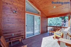 Mountain Home with Access to Shared Pool Hot Tub Sauna & Tennis - Image 5