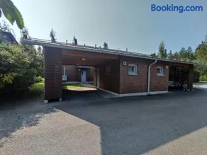 Lakeside Retreat near the University, with 2 free parking spots - Image 4