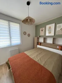 Fully equipped one-bedroom apartment, unpack your bags - Image 1