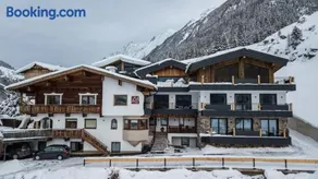 A CASA Rubin Chalet & Studio Resort - Image 3