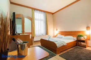 Szilagyi Hotel&Restaurant - Image 4