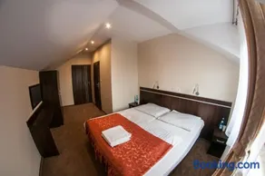 Hotel E7 - Image 3