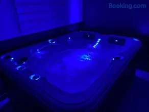 Le Cocoon Evasion Spa Jacuzzi - Image 4