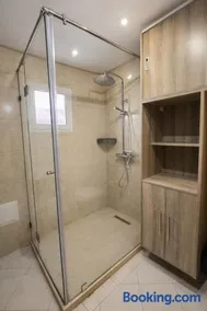 Bright, comfortable, and modern Moroccan apartment - Image 2