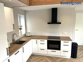 Stijlvol en nieuw vakantiehuis dicht bij het strand - Image 2