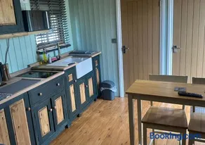 Stratford Bespoke Shepherd Hut - Image 3