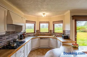 Corrie House with Hot Tub - Image 3