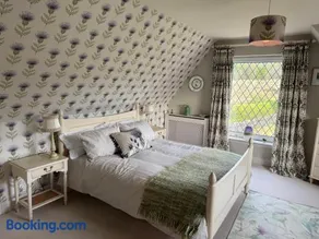 Countryside Farmhouse - Glasgow - Sleeps 6 - Image 5