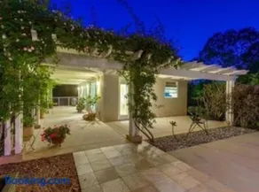 Relaxing Countryside Resort Guest Cottage Studio - Image 1