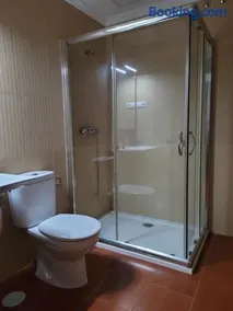 La Casa del Lago Castiñeiras refugio para familias y amigos - Image 2